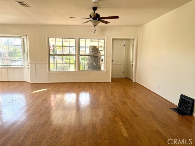 Building Photo - 11559 Blix St