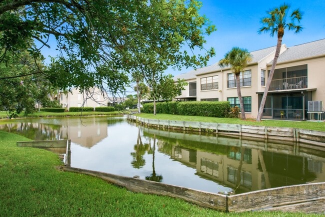 Building Photo - 2453 Egret Blvd