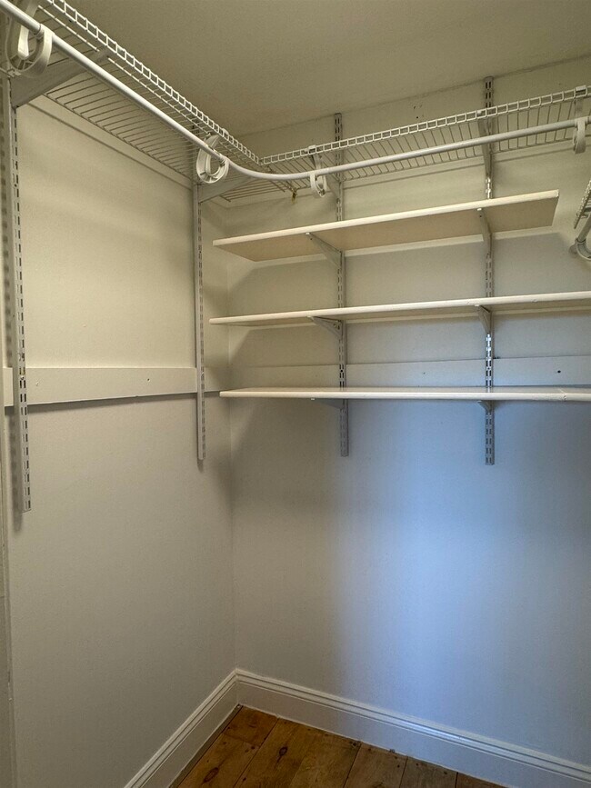 Building Photo - 136 Mammoth Rd