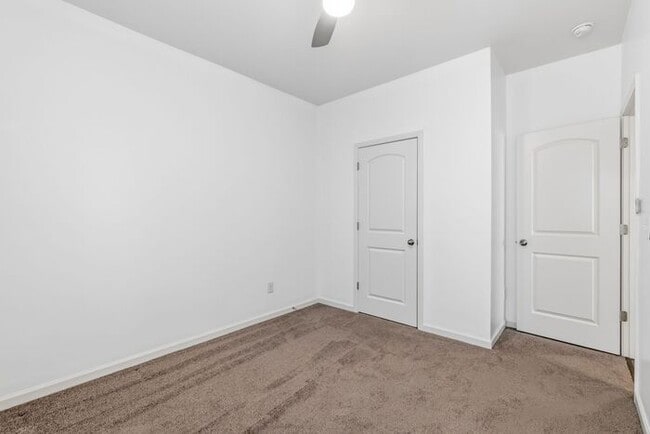 Building Photo - Experience Luxury Living in Reedy Fork