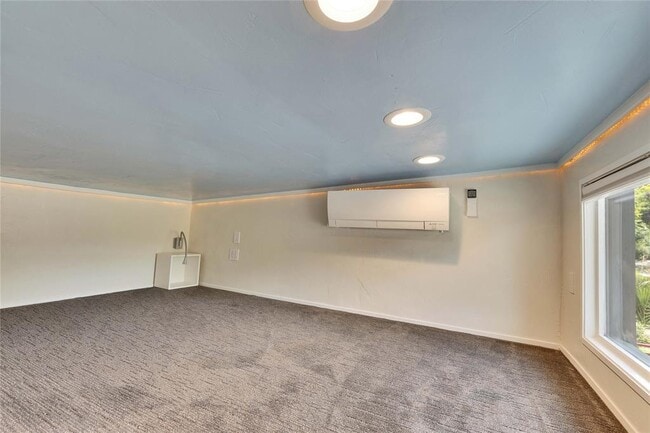 Building Photo - 1515 Bluebonnet Ln