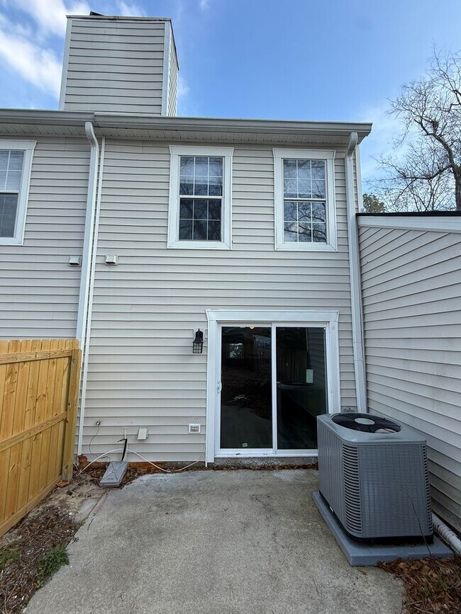 Building Photo - 2BR/1.5 BATH Townhome in Augusta/Martinez - water & trash included