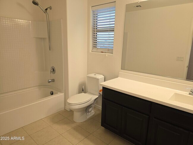 Building Photo - 1514 E Hummingbird Way