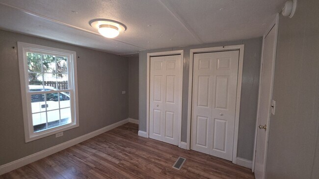 Building Photo - Quaint 3 Bedroom, one and a half bath home close to downtown St Augustine off SR 16