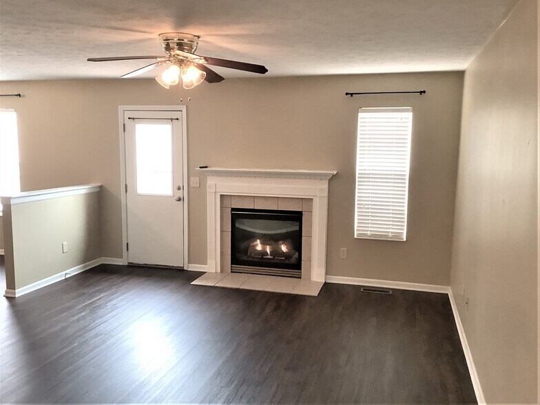 Building Photo - 200 Hedgington Ct