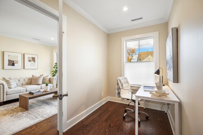 Building Photo - 31 East Ave