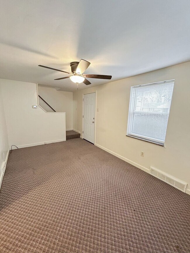 Building Photo - 1028 Fleming St