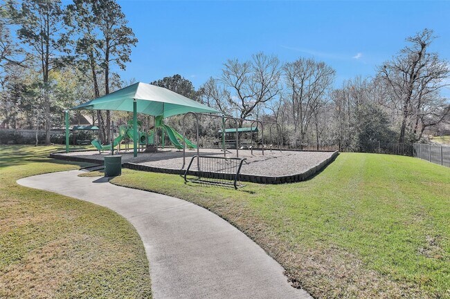 Building Photo - 12900 Walden Rd