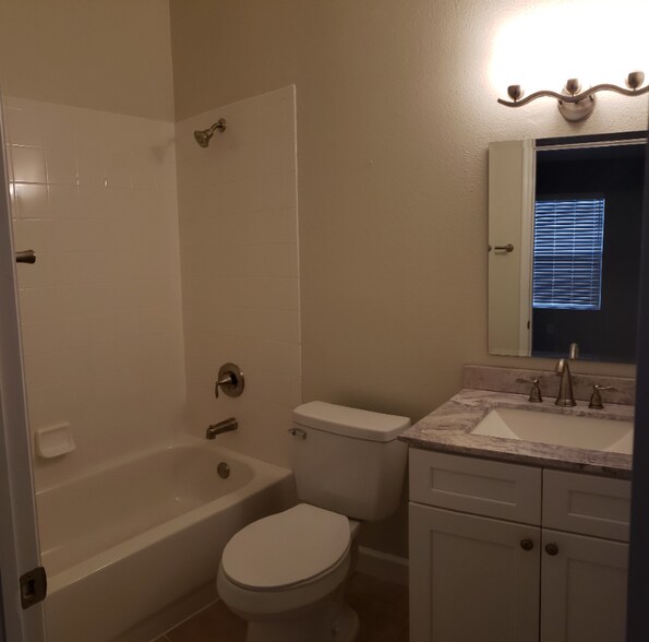 Building Photo - 8671 Hunters Key Cir