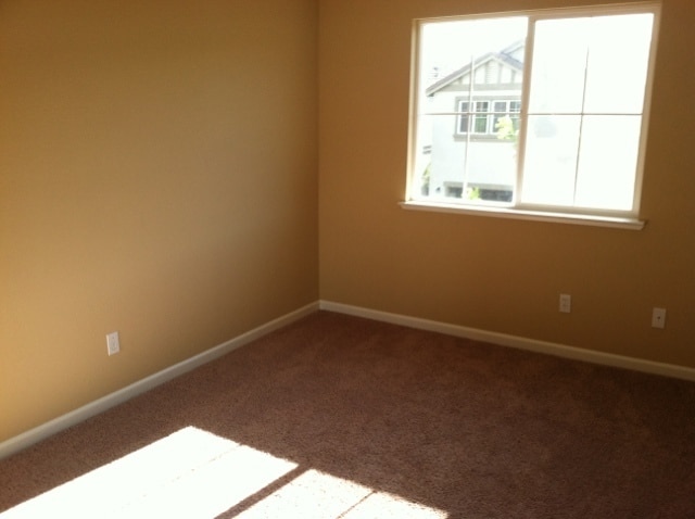 Building Photo - 760 Greentree Cir