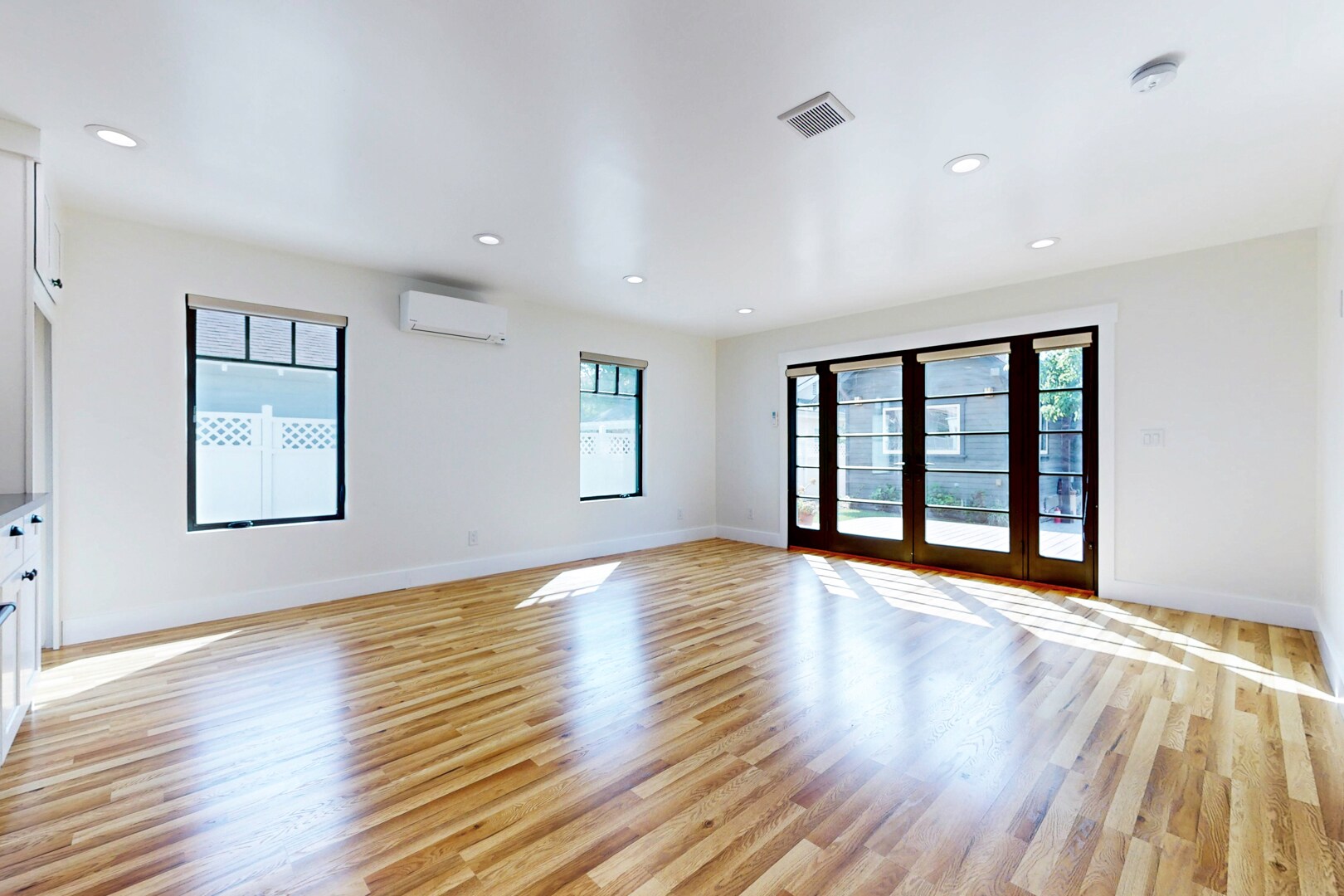 Building Photo - 1845 Las Lunas St