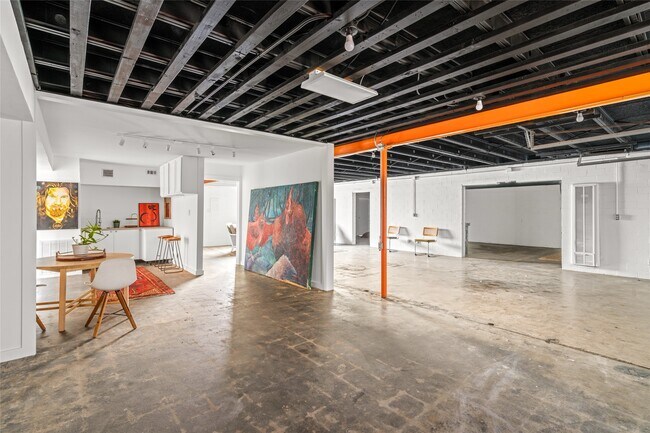 Building Photo - 5975 Armour Dr