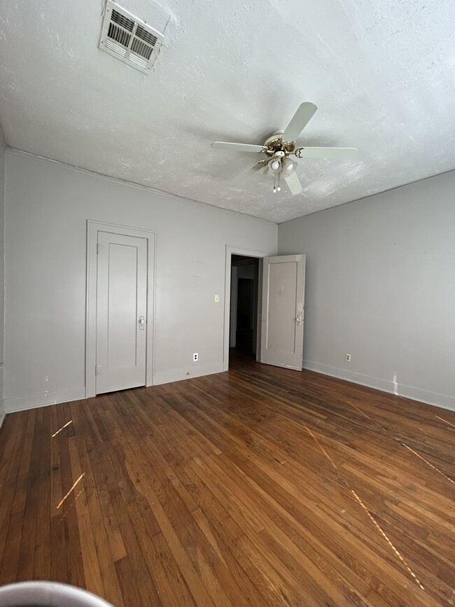 Building Photo - 215 S 29th St