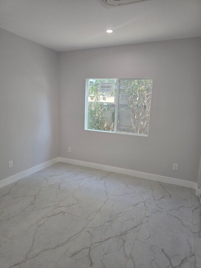 Building Photo - 133TH - HAWTHORN