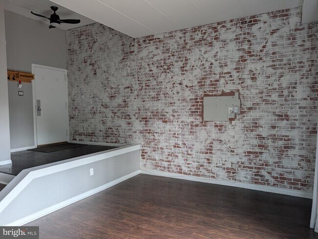 Building Photo - 114 Roberts Ln