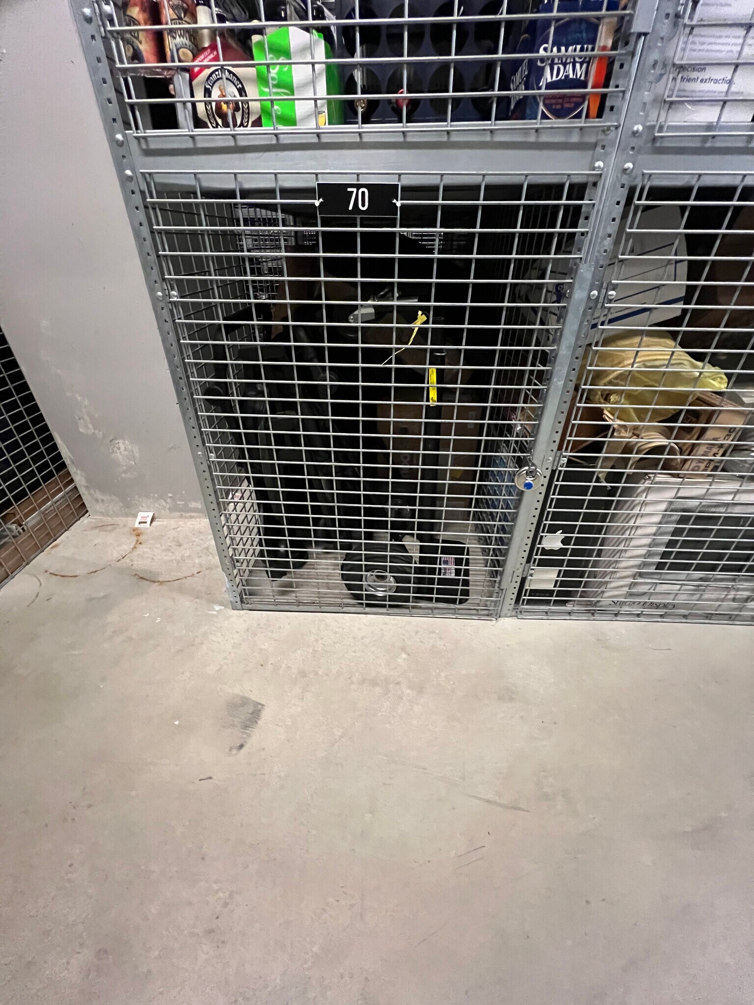 storage locker - 160 E Illinois St
