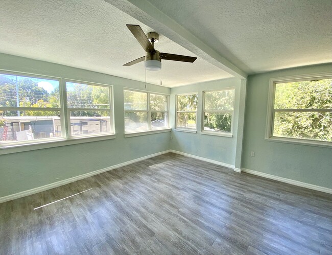 Building Photo - 1503 N County Rd 19A