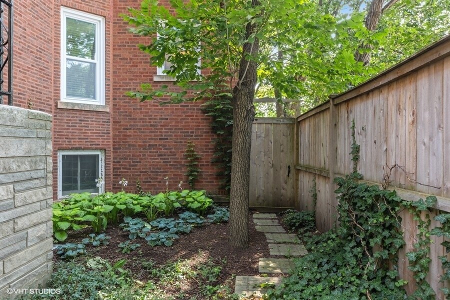 Building Photo - 935 Judson Ave