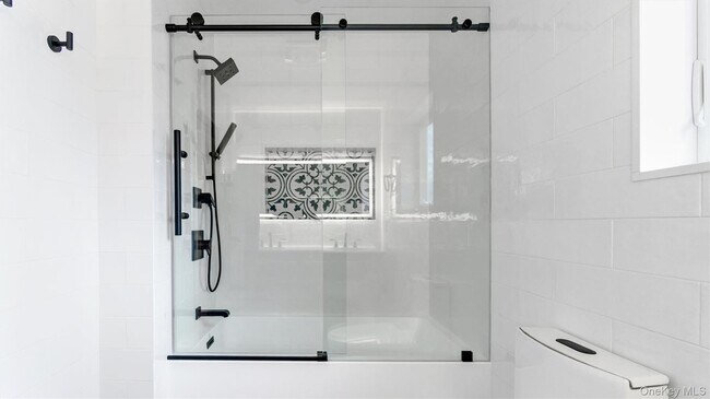 Building Photo - 120 Promenade Dr