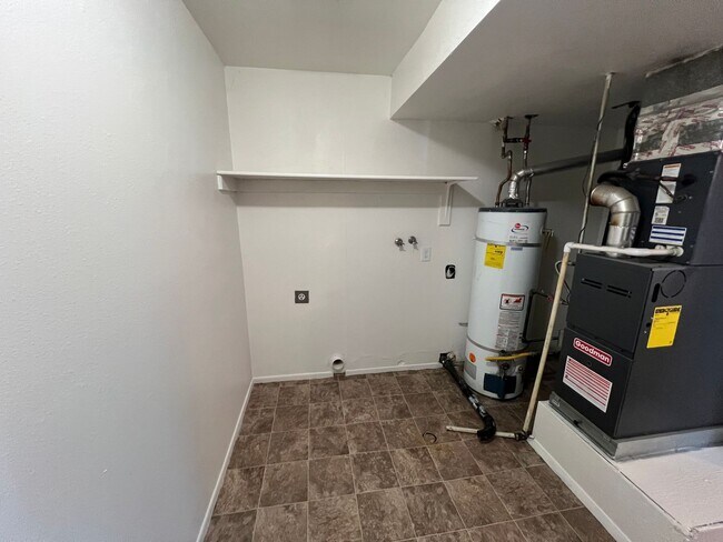 Building Photo - 2 Bed 2 Bath **Ask about a move in special!**