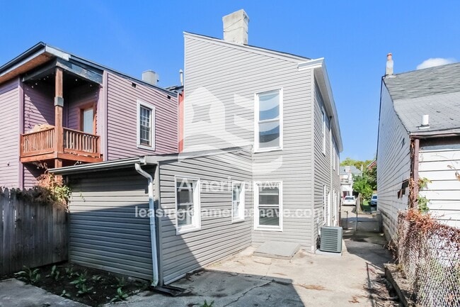 Building Photo - 305 Pershing Ave