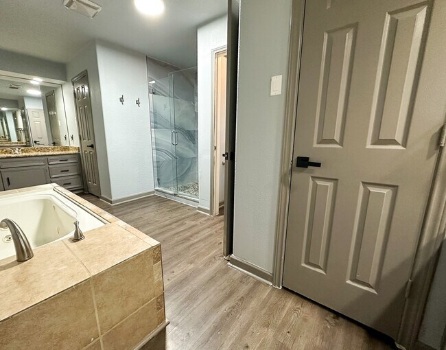 Building Photo - 7178 Rolling Fork Dr