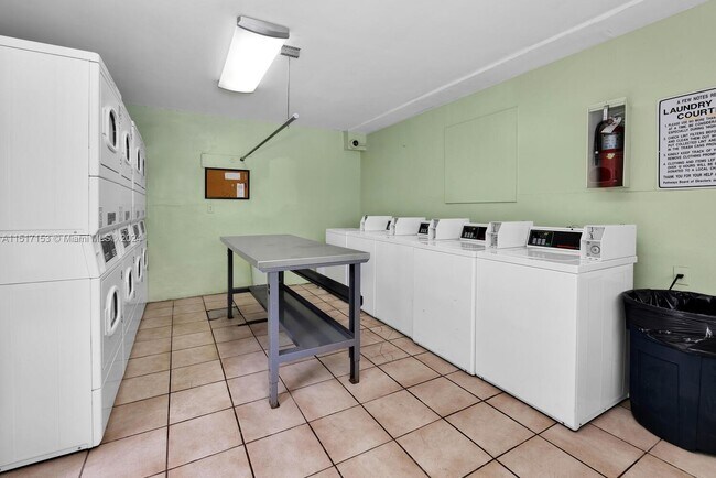 Building Photo - 7910 SW 55th Ave