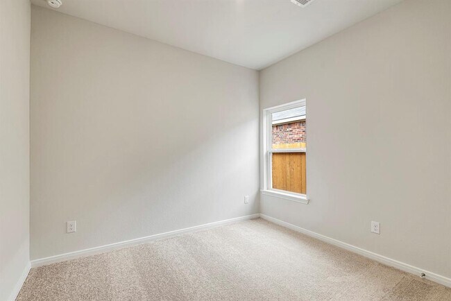 Building Photo - 417 Polly Grv Dr