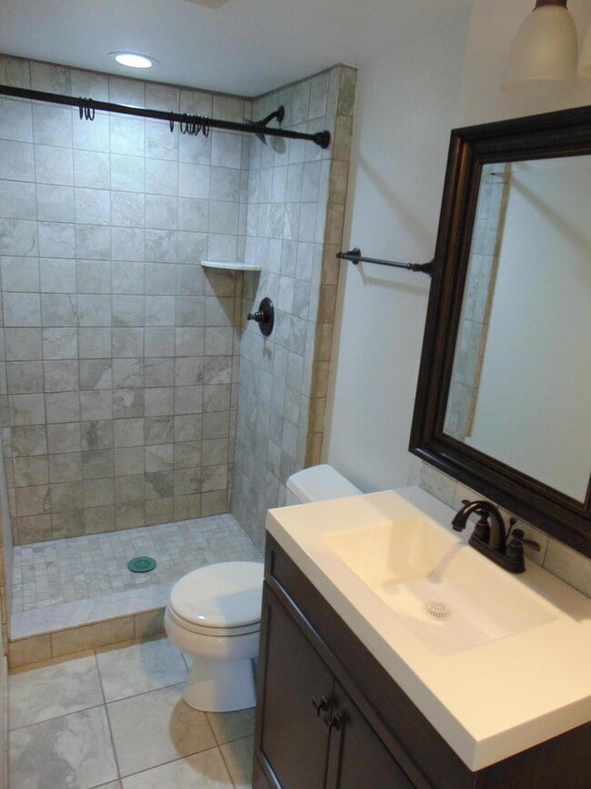 Building Photo - 11730 Riverside Dr