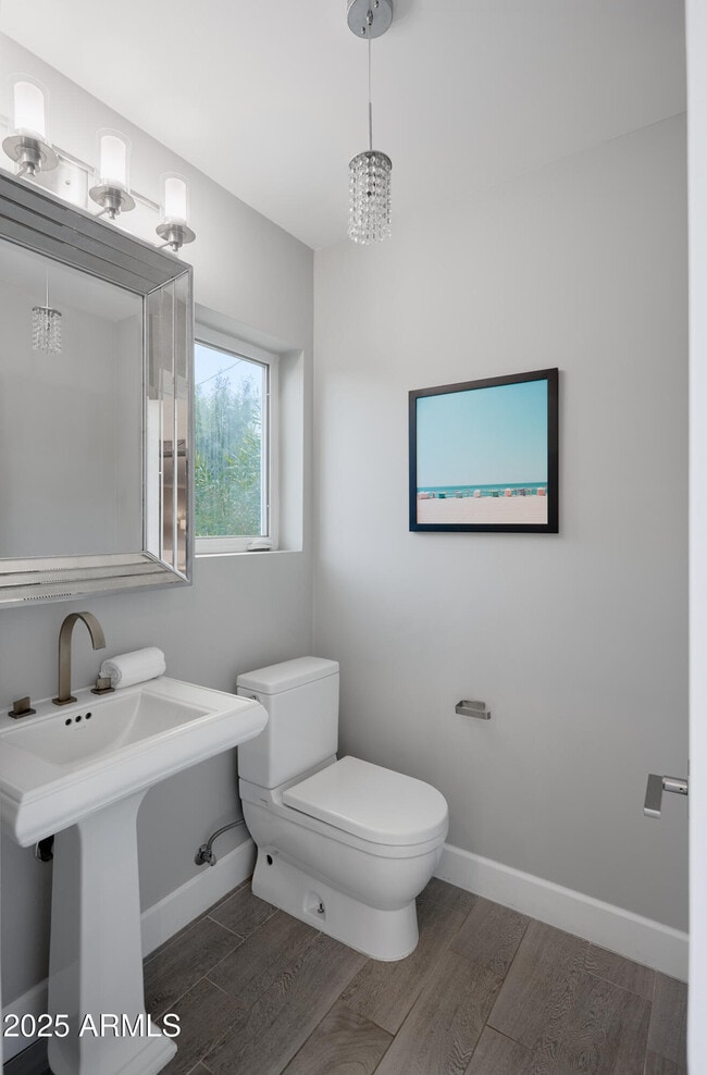 Building Photo - 8620 E Plaza Ave