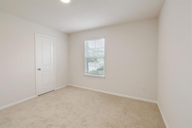 Building Photo - 2617 Dewlap Ct