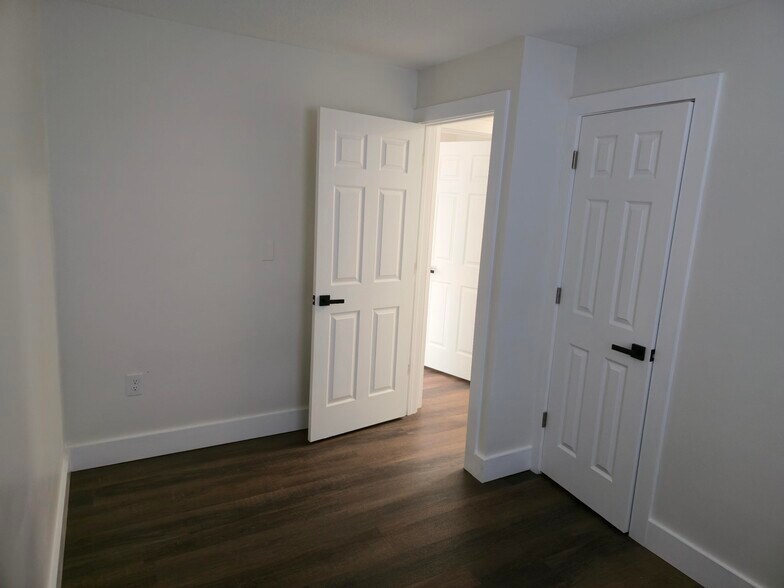 First Floor Bedroom - 23 Old Etna Rd