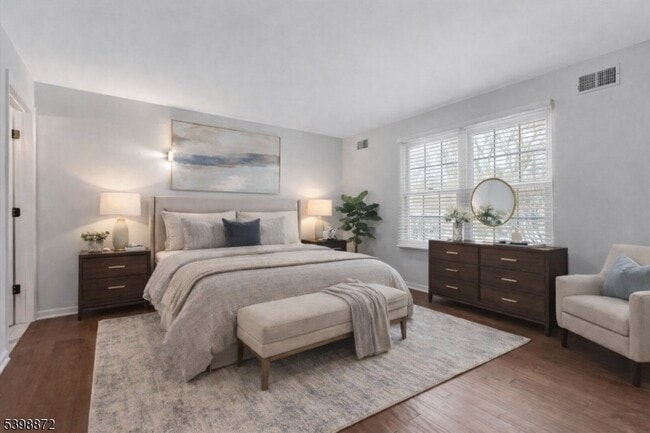 Building Photo - 56 Maple Ln