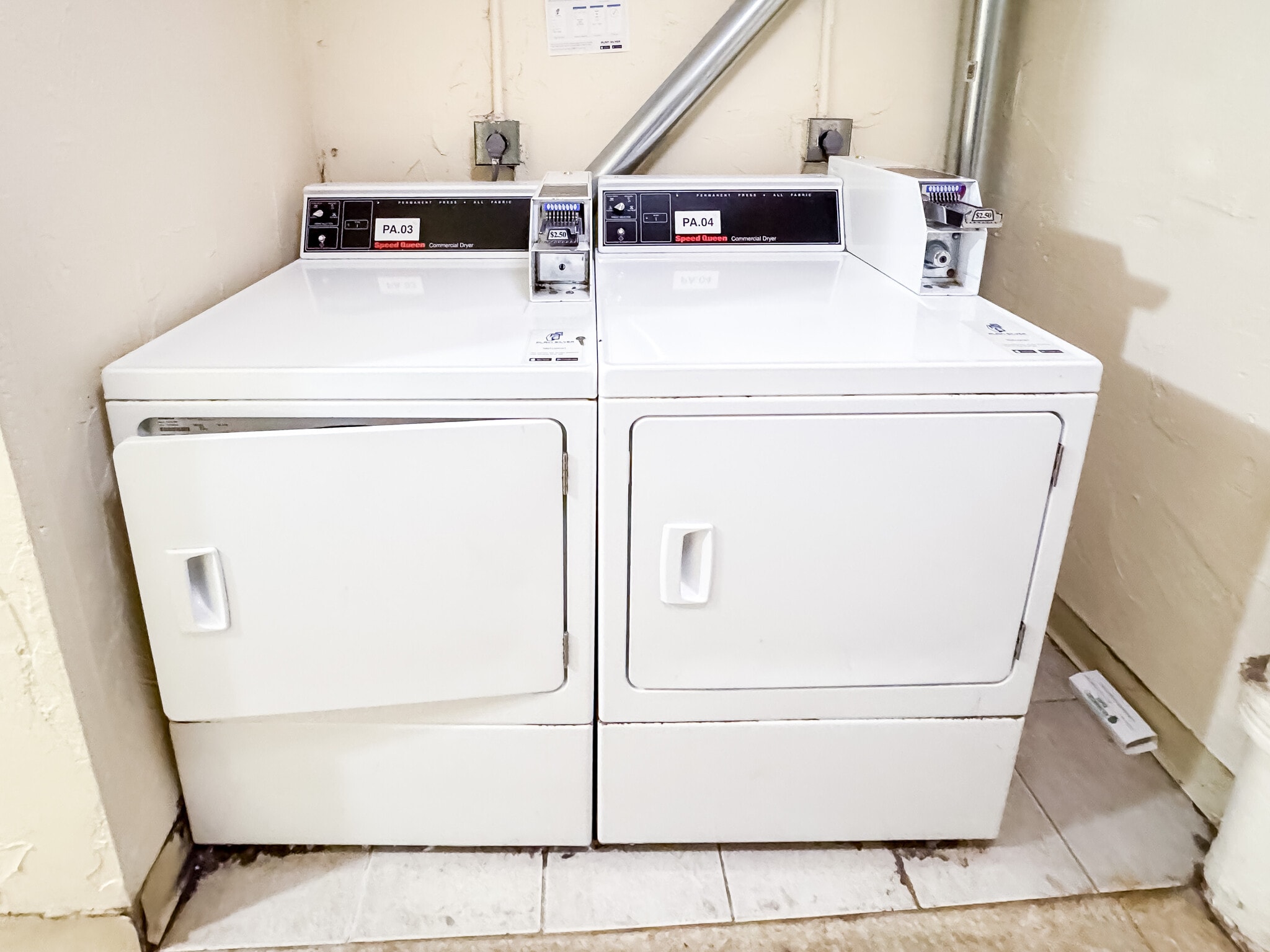 Building Photo - 11 Hodges Ave