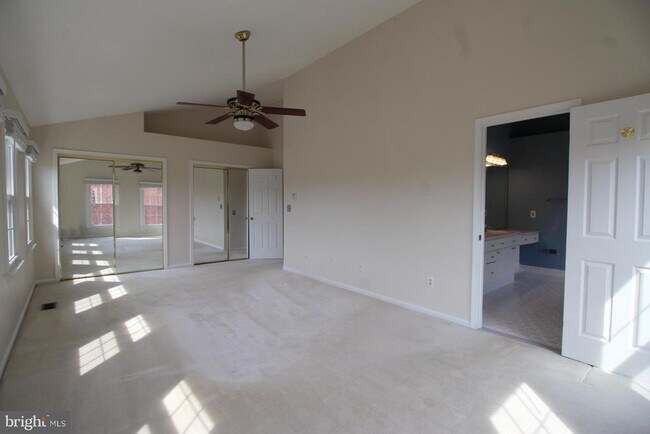 Building Photo - 6423 Little Potters Ln