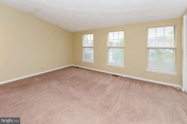 Building Photo - 81 Stoneshire Dr