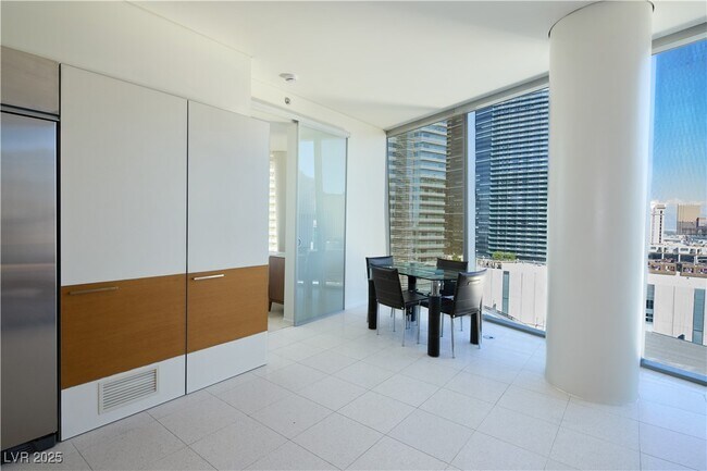 Building Photo - 3726 S Las Vegas Blvd
