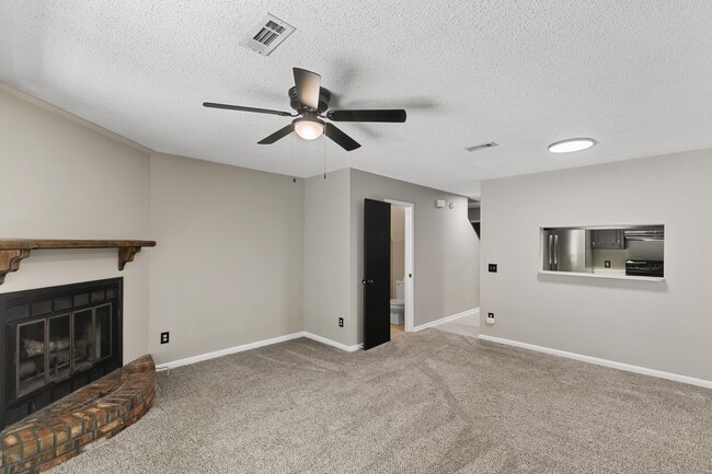 Building Photo - 115 Candlebrook Dr