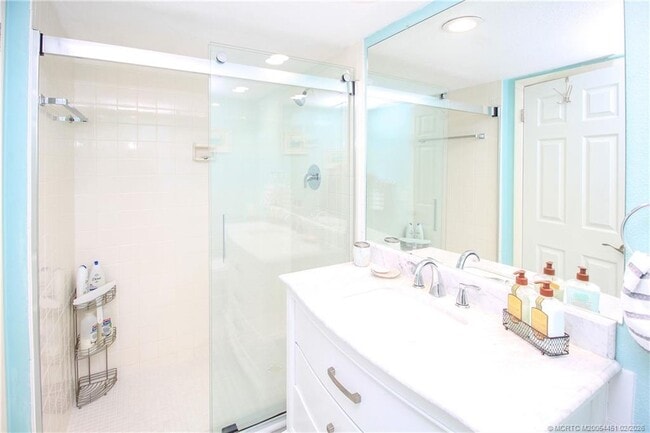 Building Photo - 1858 SW Palm City Rd