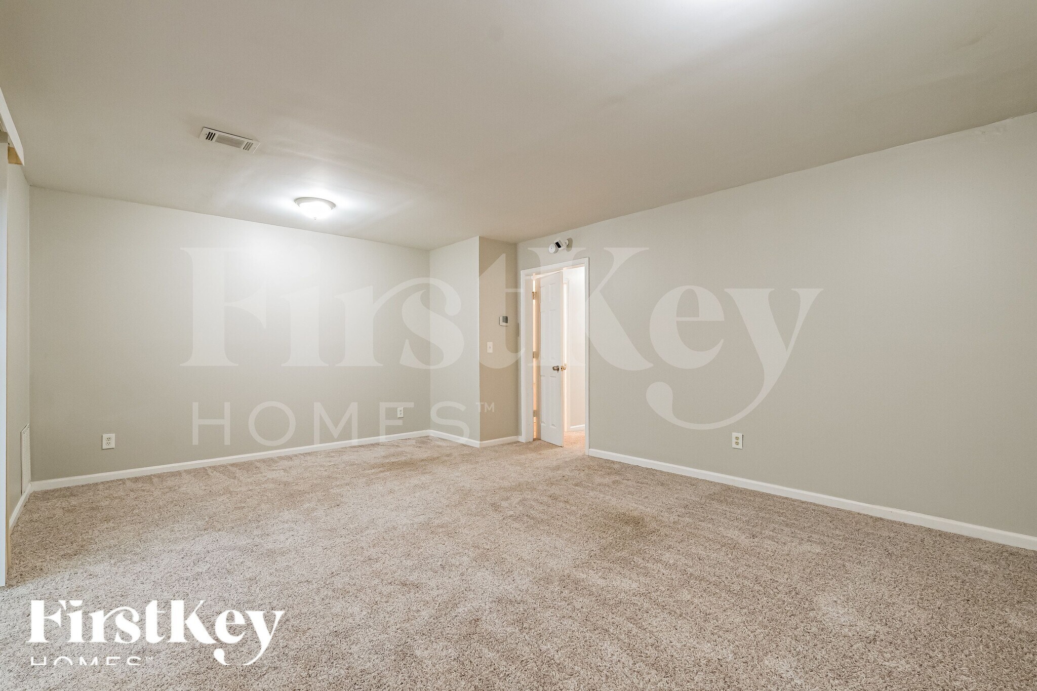 Building Photo - 5266 Ridge Forest Dr