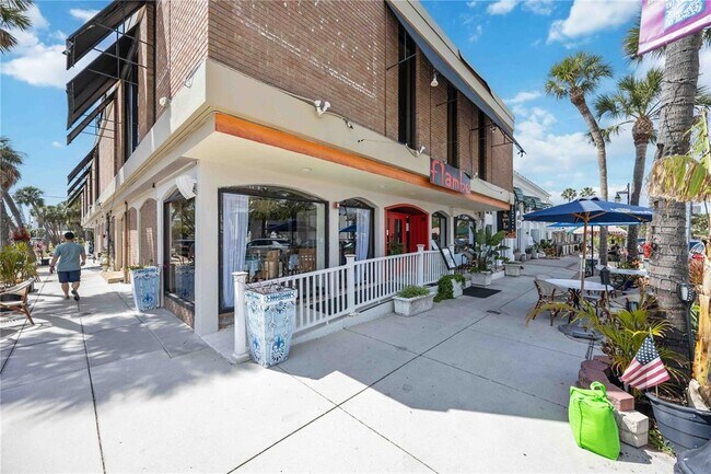 Building Photo - 765 John Ringling Blvd