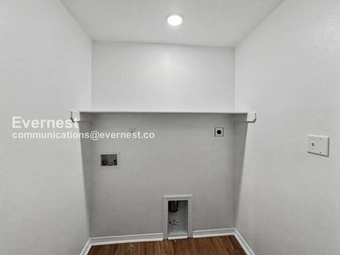 Building Photo - 440 Moonlight Cove