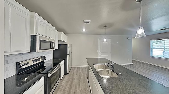 Building Photo - 11204 Burham Ave