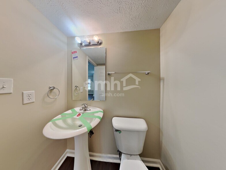 Building Photo - 2488 Liatris Dr