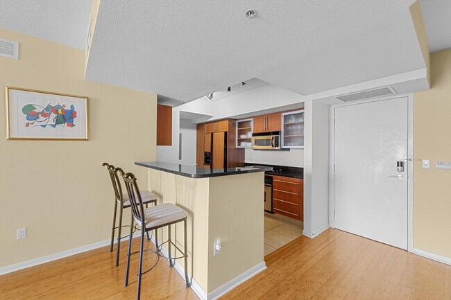 Building Photo - 1551 N Flagler Dr
