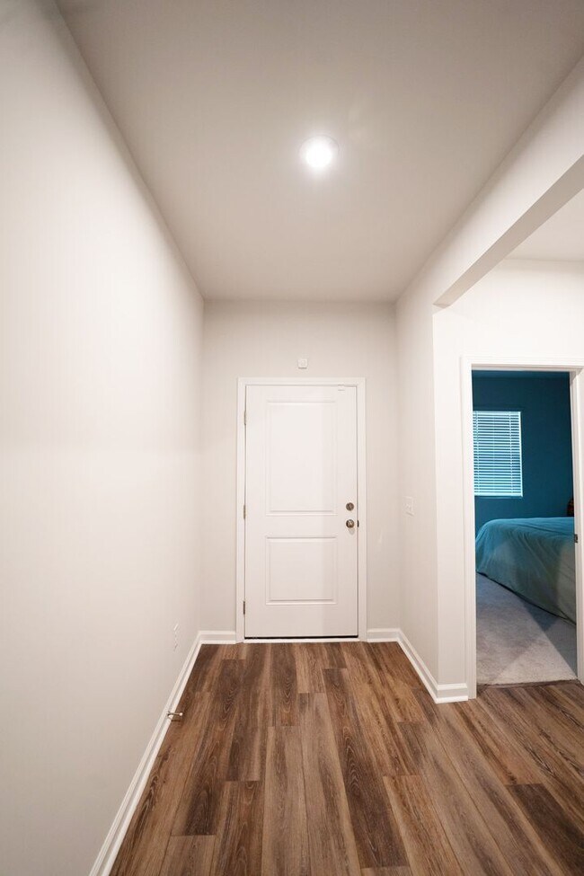 Building Photo - Coming Available!