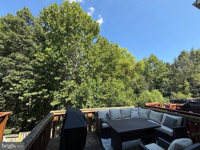 Building Photo - 8807 Howland Pl