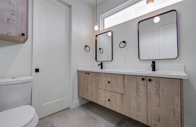 Building Photo - 4605 Edison St