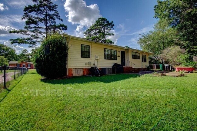 Building Photo - 6412 Tomahawk Ln