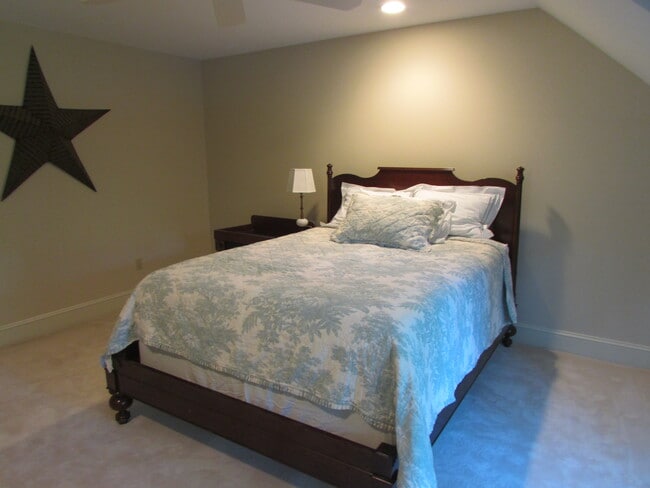 Building Photo - 1140 Roosevelt Trail